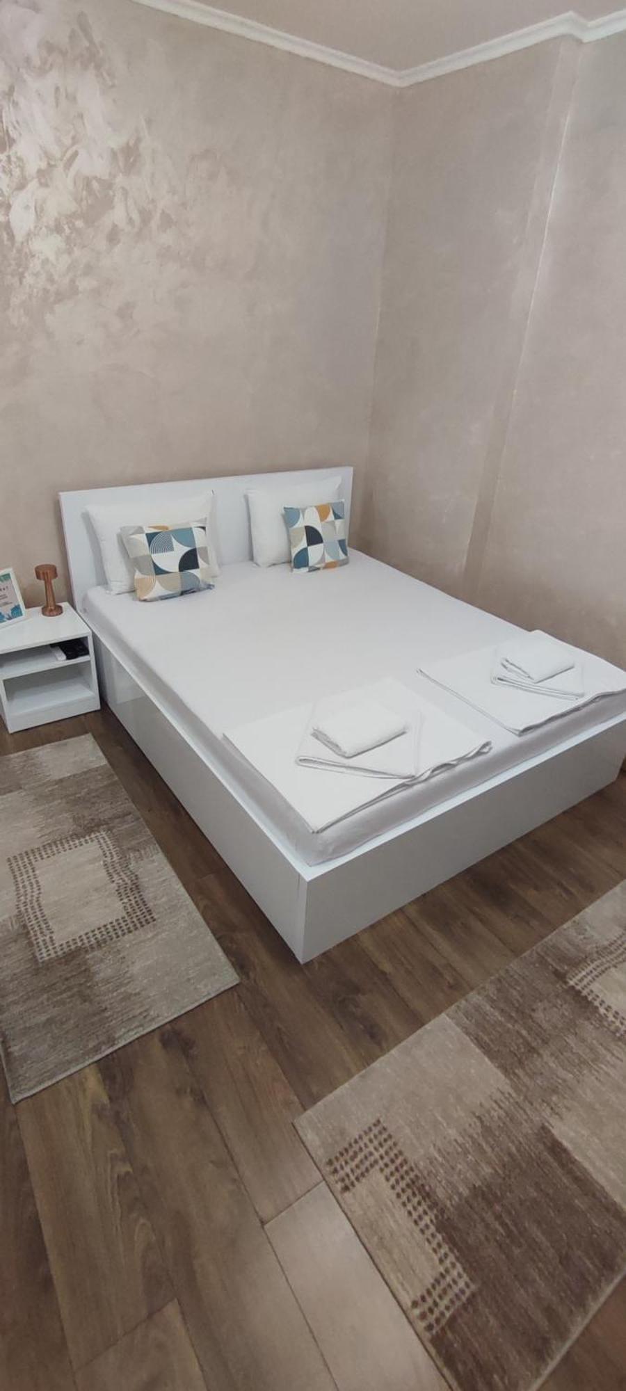 Ferienwohnung Menrat Novi Sad Exterior foto