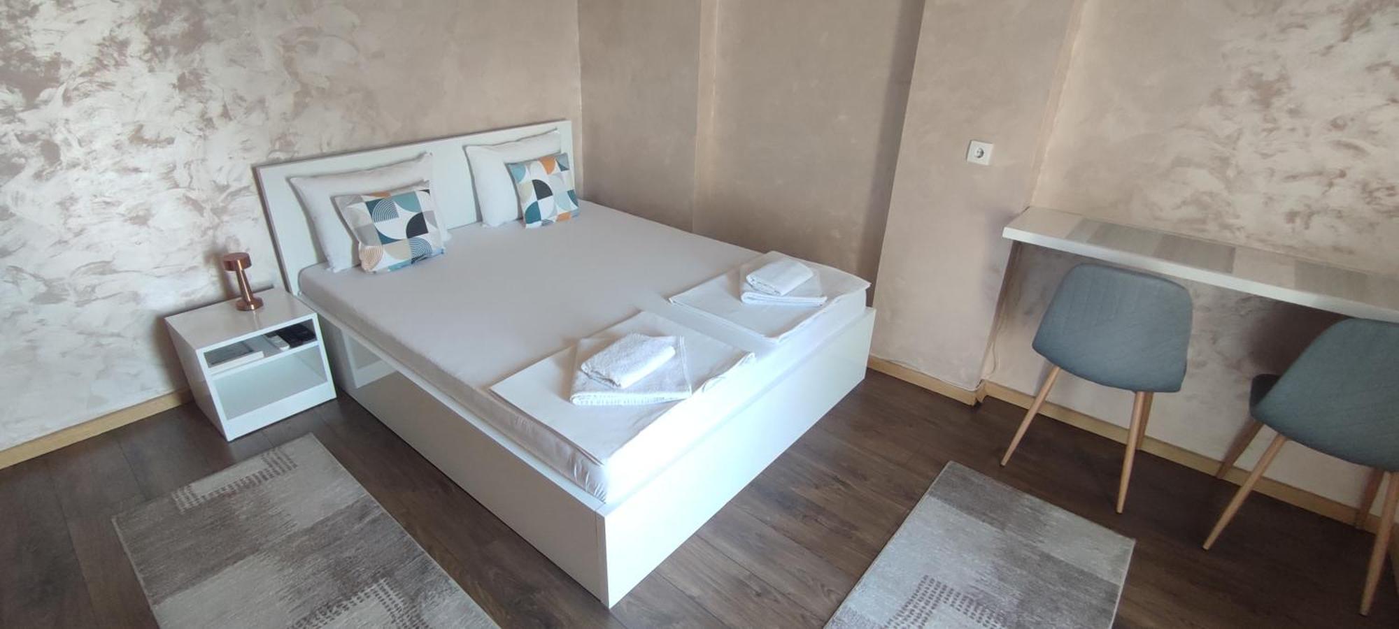 Ferienwohnung Menrat Novi Sad Exterior foto
