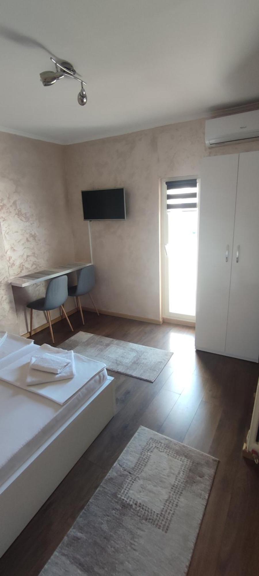 Ferienwohnung Menrat Novi Sad Exterior foto